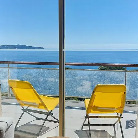 French Riviera Apartment *